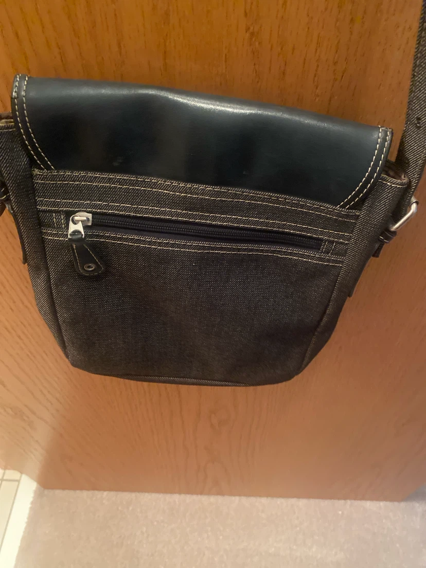 Kenneth Cole Reaction Black Denim & Leather Crossbody Bag - photo 4