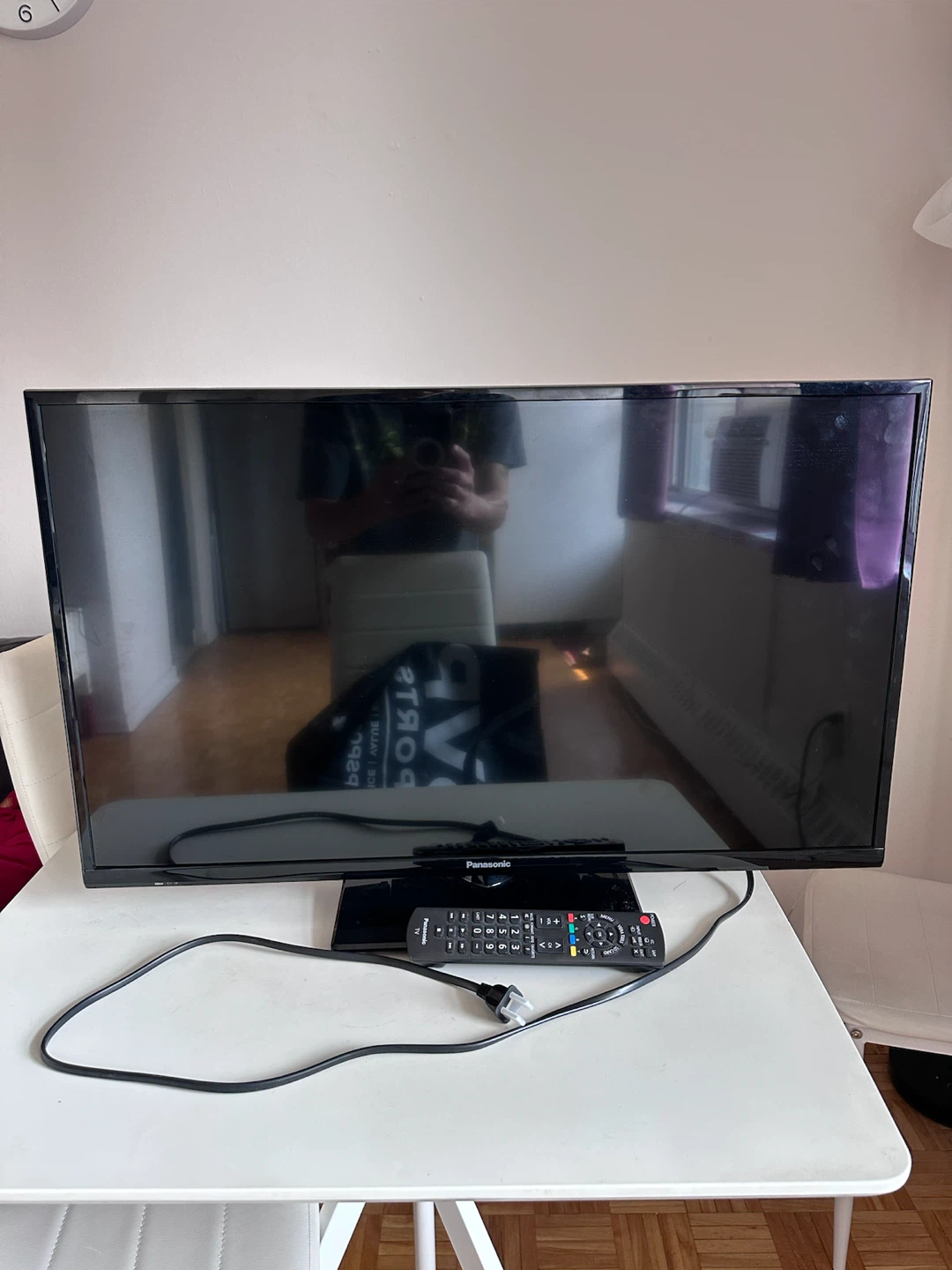 Panasonic LCD LED 32 Inches TV - photo 2