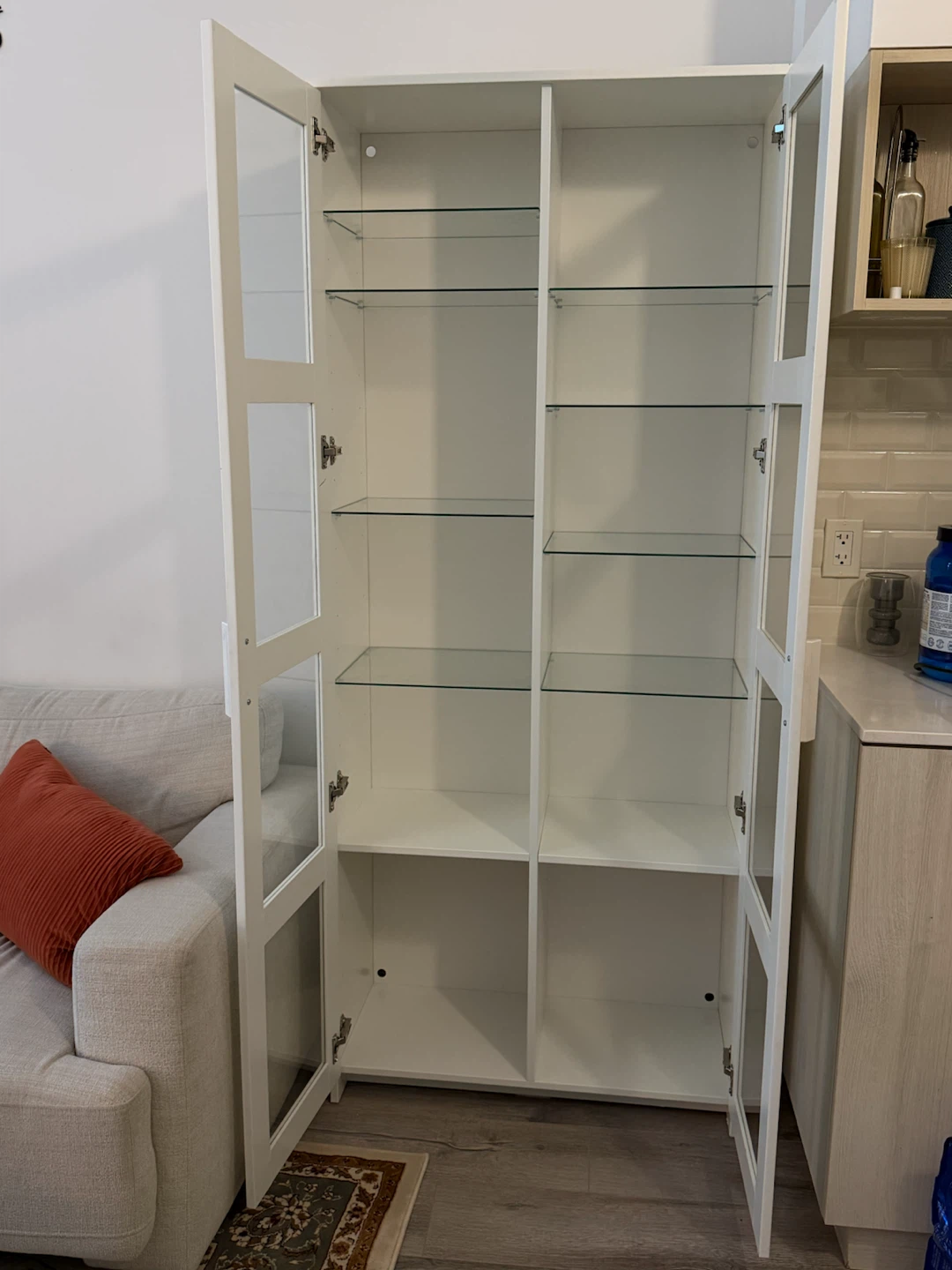 White Glass-Door Display Cabinet – $150 (Pickup in Toronto) - photo 2