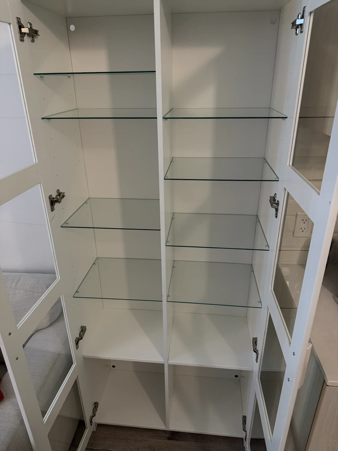 White Glass-Door Display Cabinet – $150 (Pickup in Toronto) - photo 3