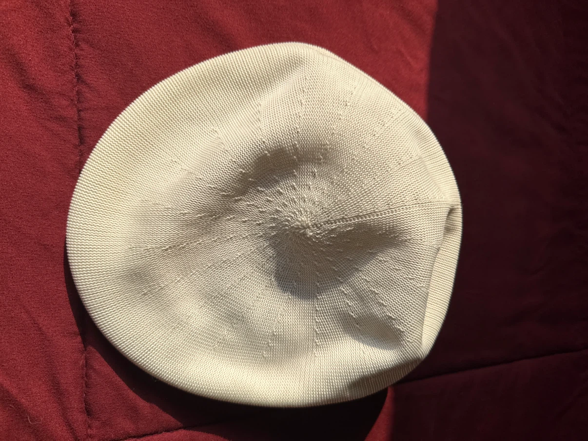 White lightweight, airy, beret style summer hat M/L