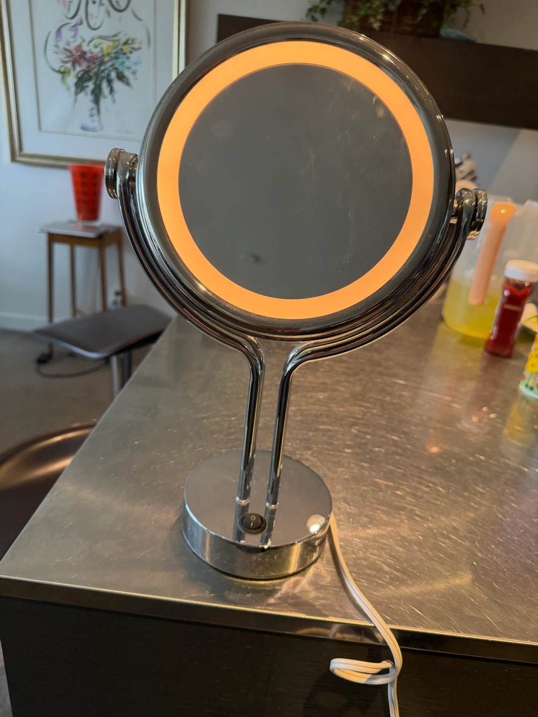 Illuminated Makeup Mirror - photo 2