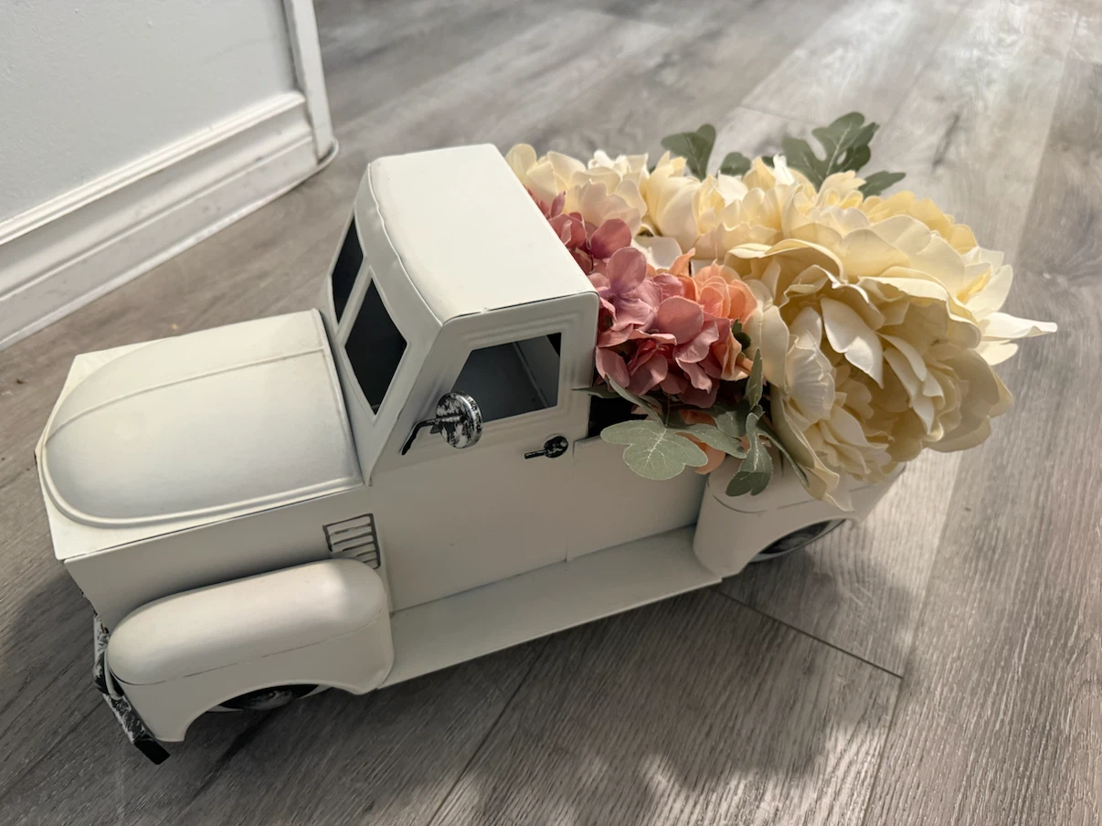 White metal pickup truck decorative accent with faux flowers - photo 4