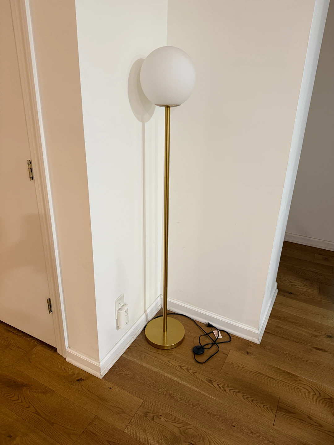 Modern Globe Floor Lamp - Gold & White