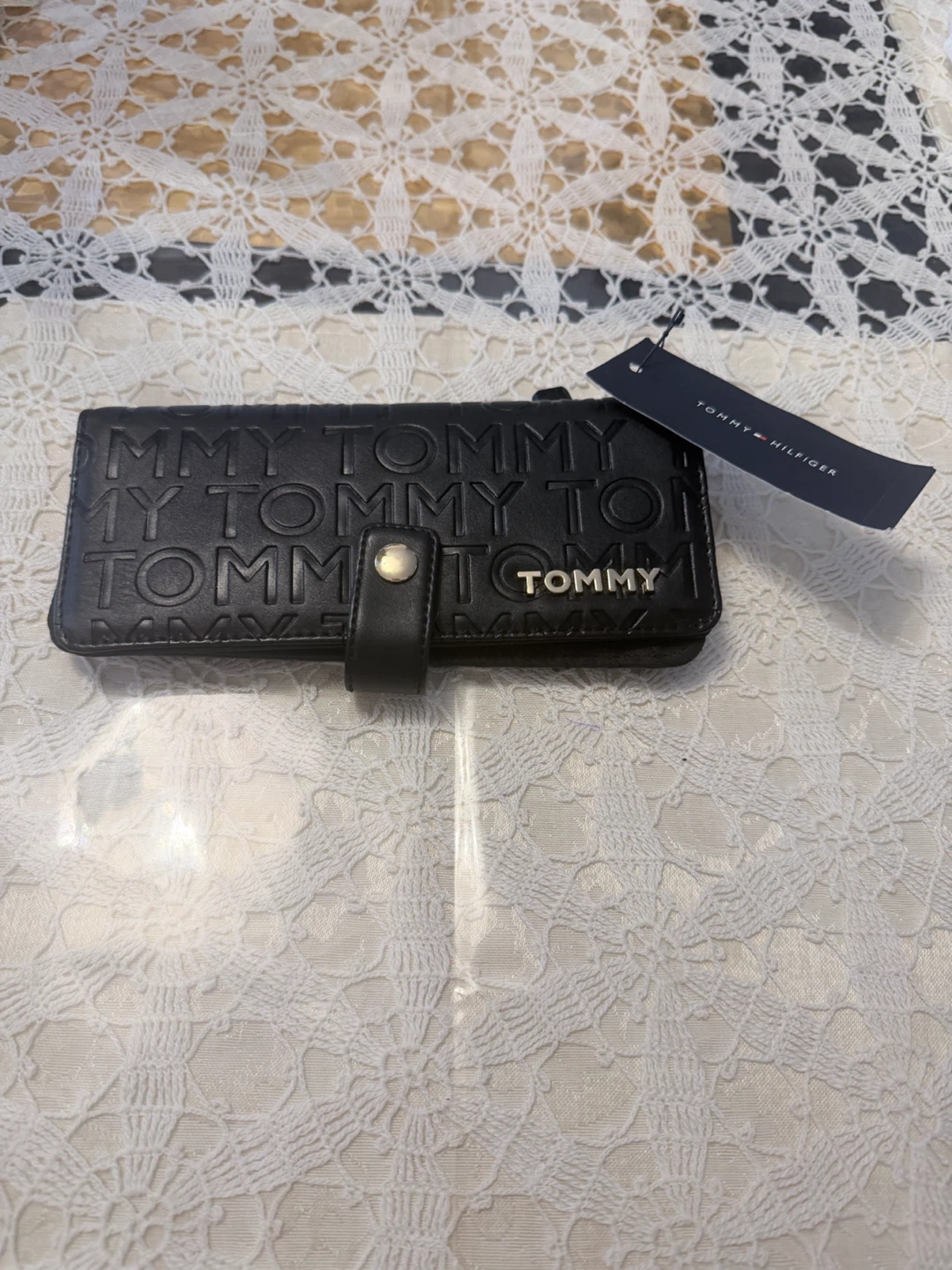 Tommy Hilfiger Embossed Logo Wallet