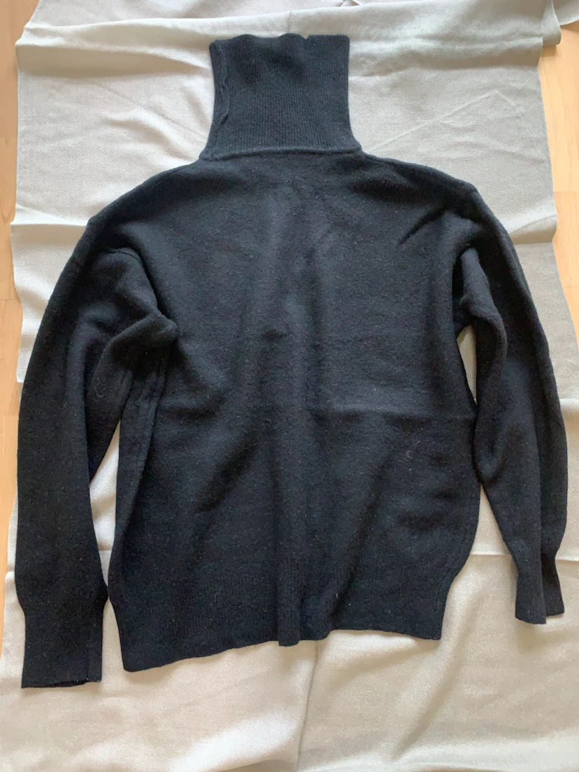 Brand new Turtleneck Sweater - photo 2