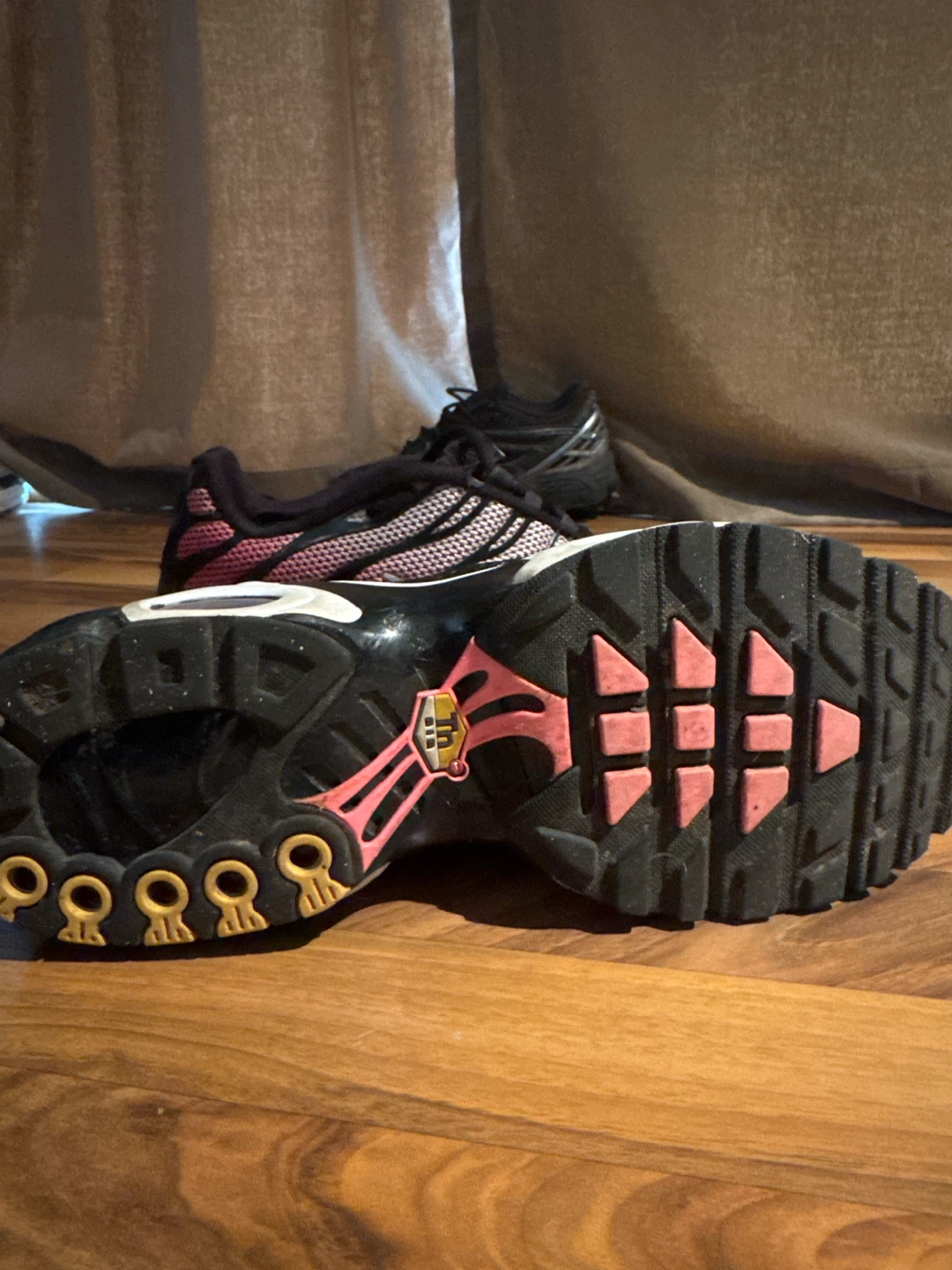 Nike Air Max Plus TN SE Pink Gradient Running Shoes - photo 4