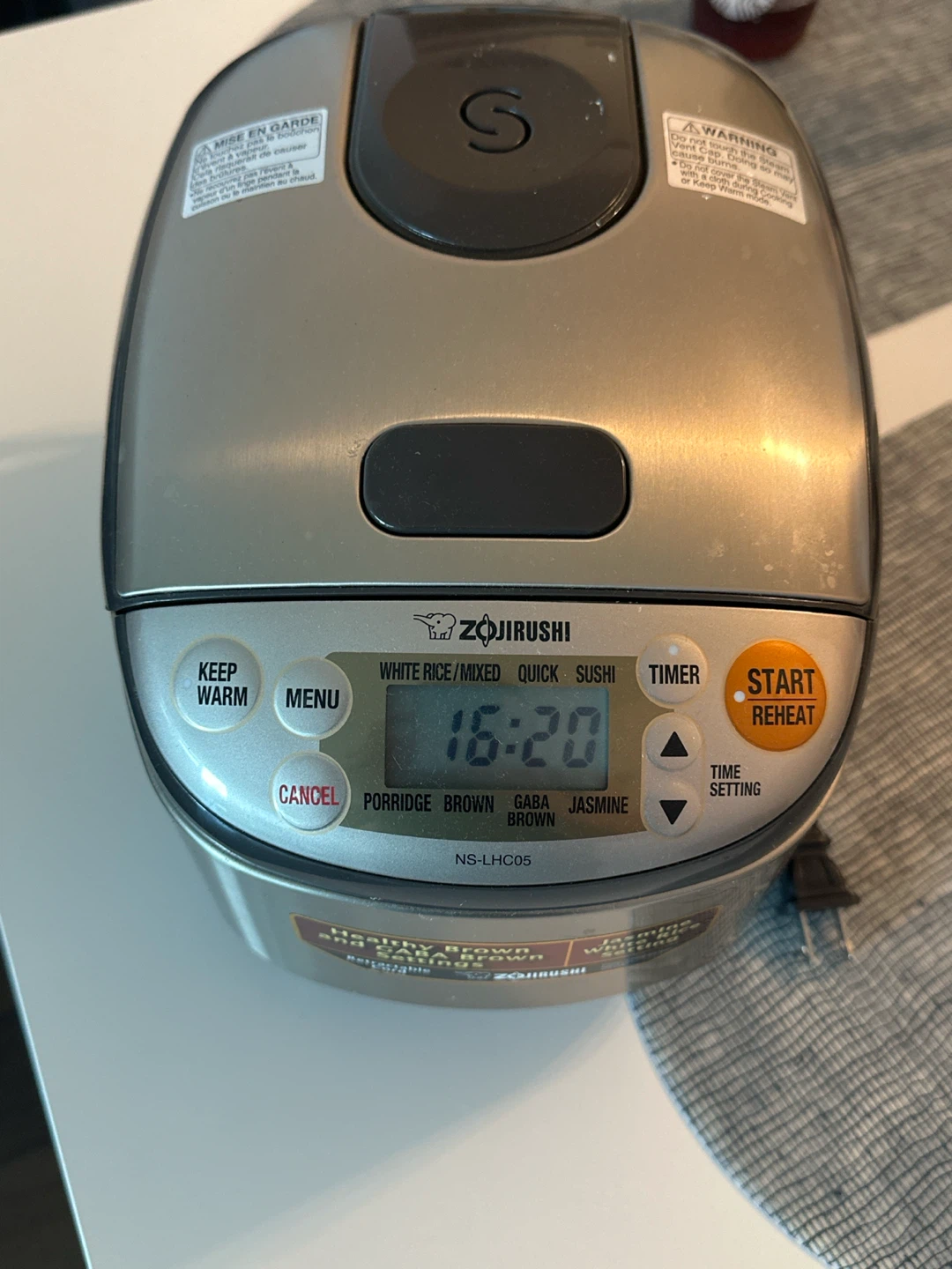 Zojirushi NS-LHC05 Rice Cooker