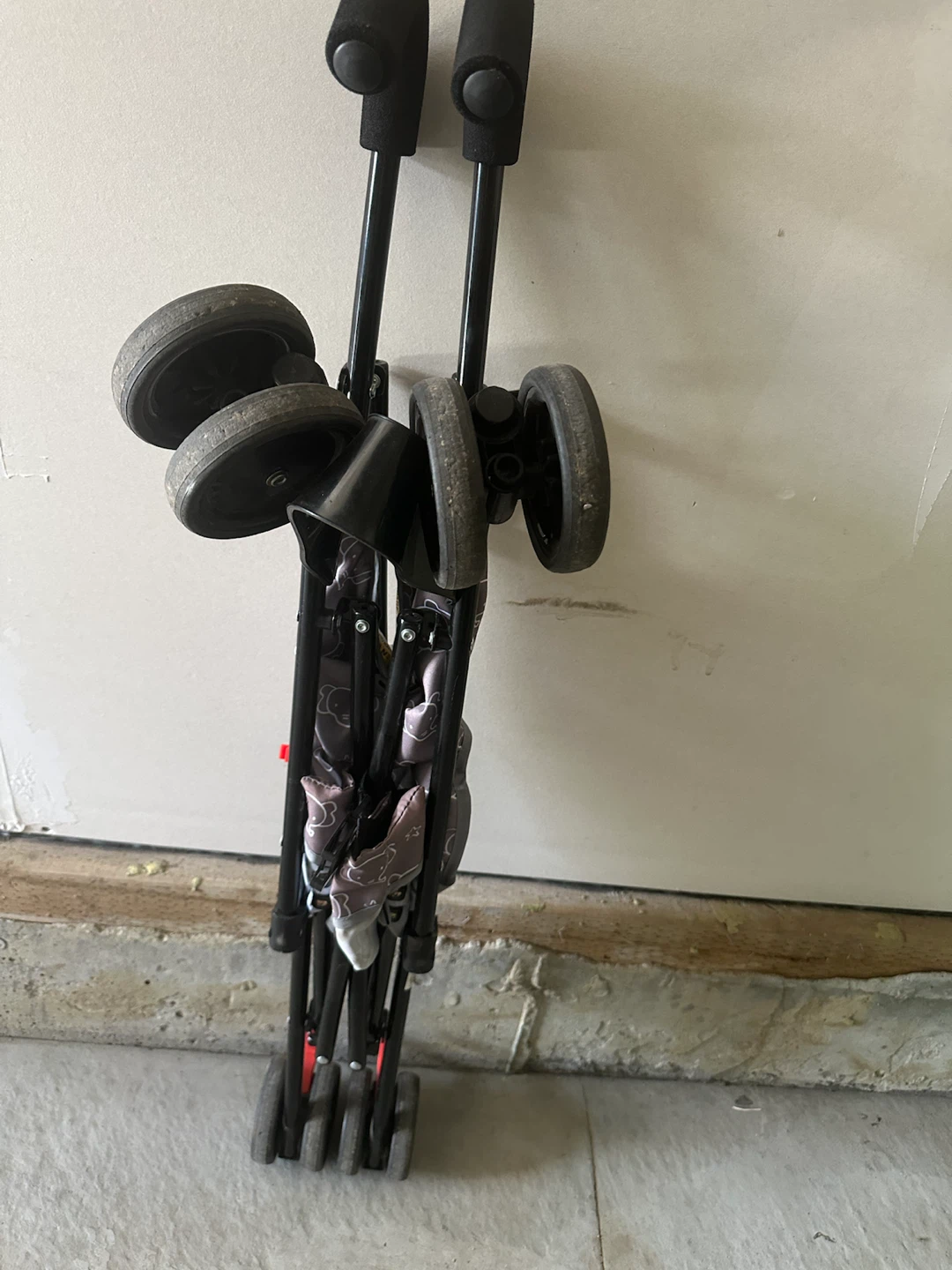 Bily Stroller with Elephant Print - photo 2