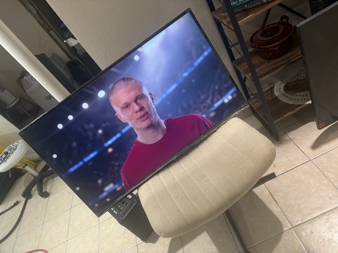 Westinghouse Roku TV 45”