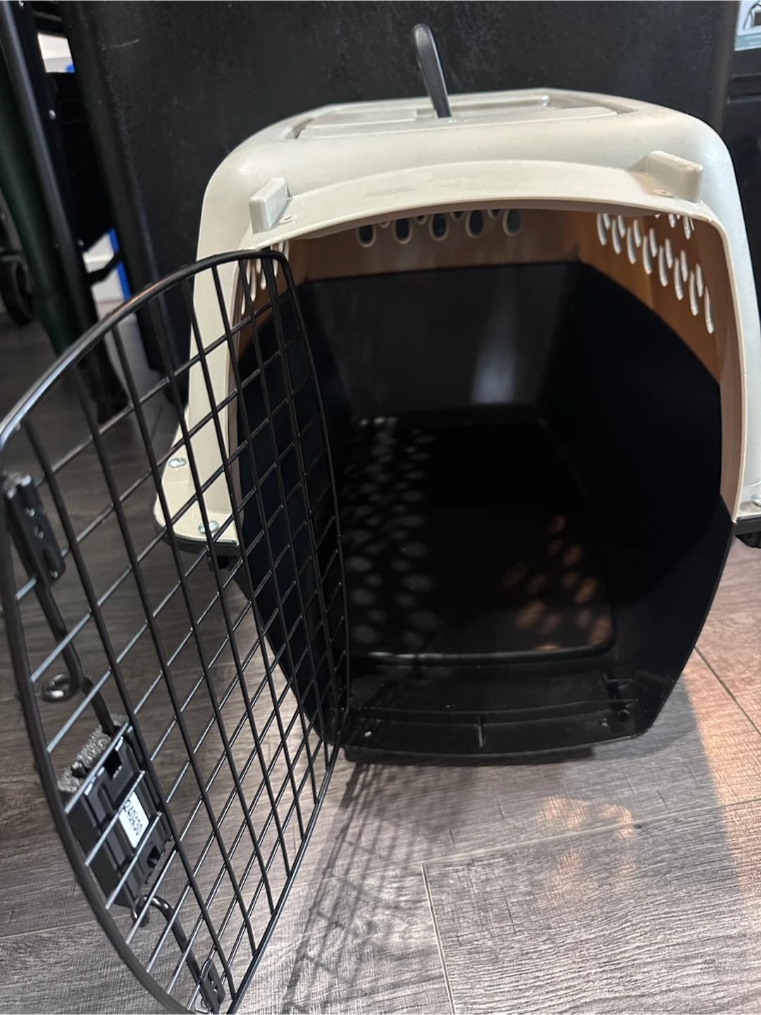 Pet Carrier / crate