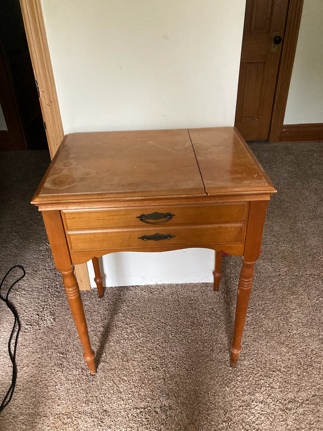 Singer Sewing Machine with Cabinet
