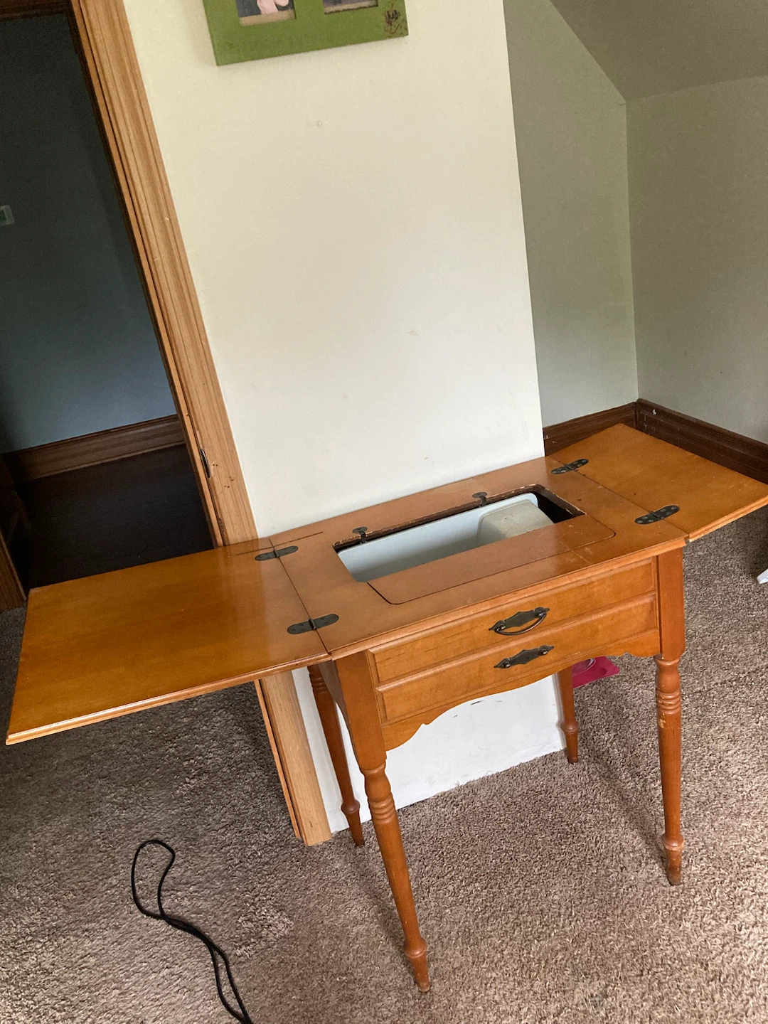 Singer Sewing Machine with Cabinet - photo 2