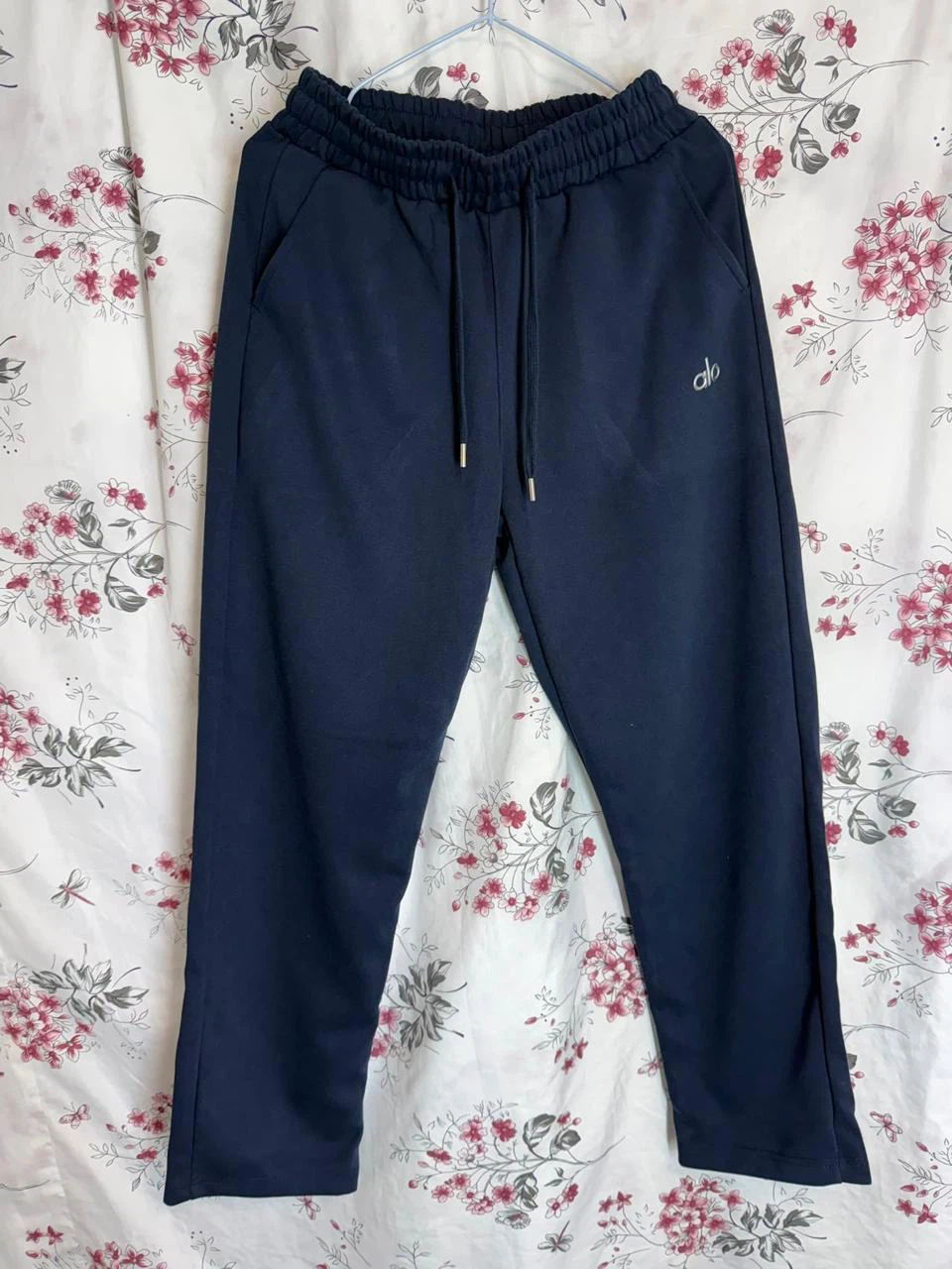 Alo Yoga Sweatpants and Quarter-Zip Pullover Set - photo 4