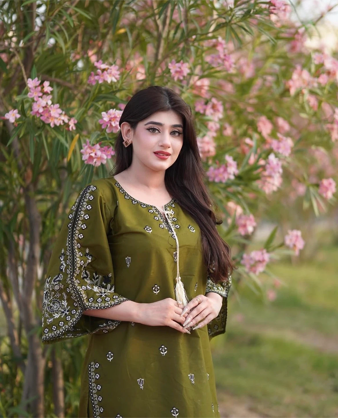 Olive Green 2 Pc Embroidered Kurti & Pants Set - photo 2