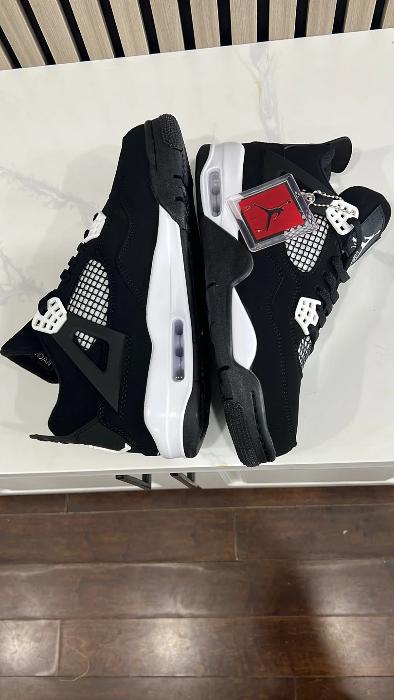 JORDAN 4 RETRO White THUNDER - photo 3