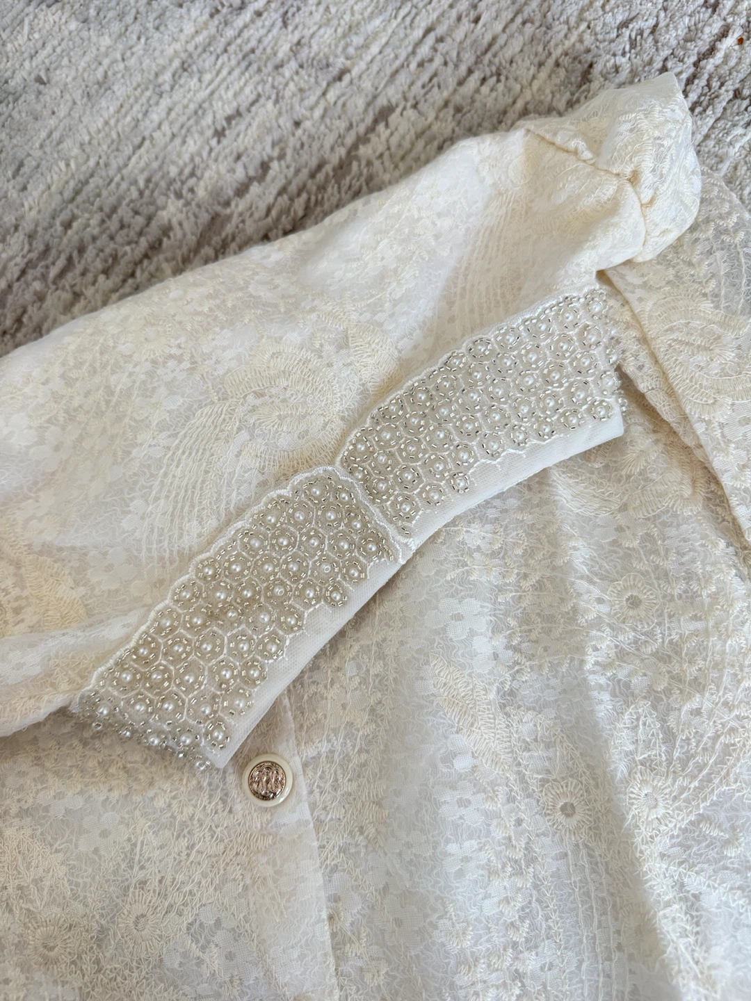 Heavy Embroidered Cream Lace Blouse with Pearl Collar - photo 3