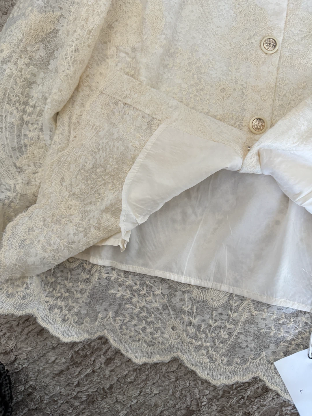 Heavy Embroidered Cream Lace Blouse with Pearl Collar - photo 4