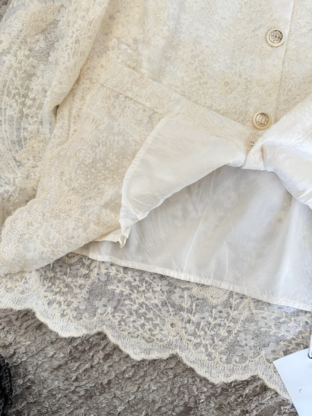 Heavy Embroidered Cream Lace Blouse with Pearl Collar - photo 5