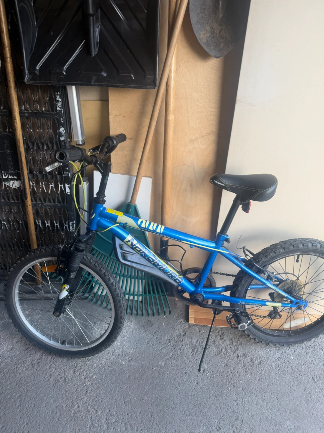 Giant Mountain Bike - Blue