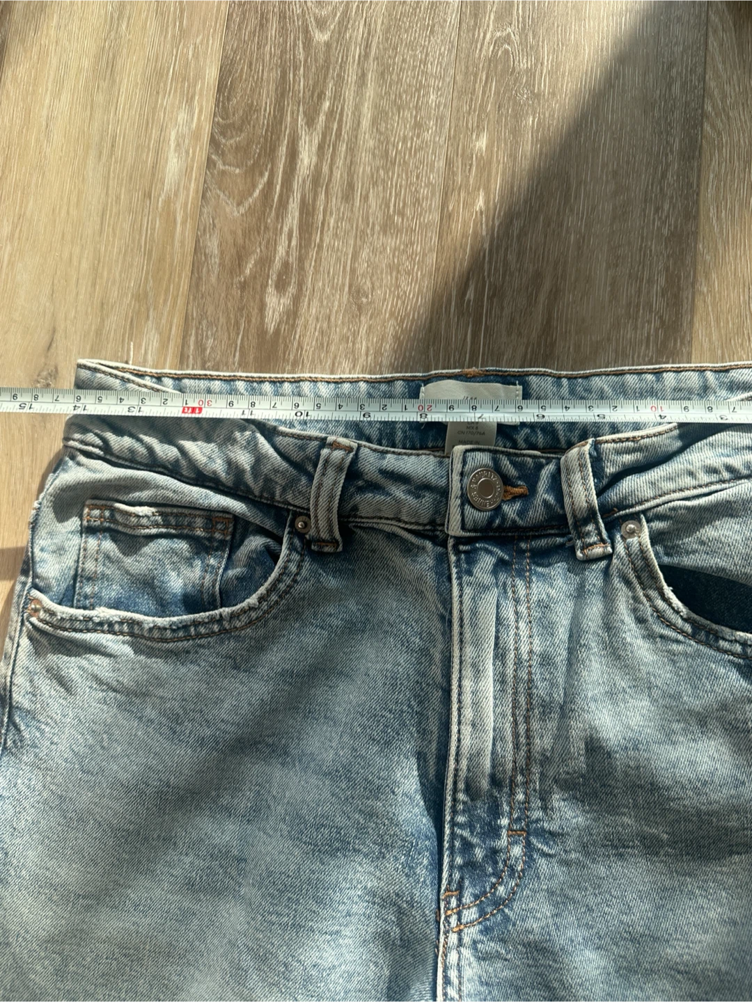 H&M Light Wash Denim Jeans - photo 4