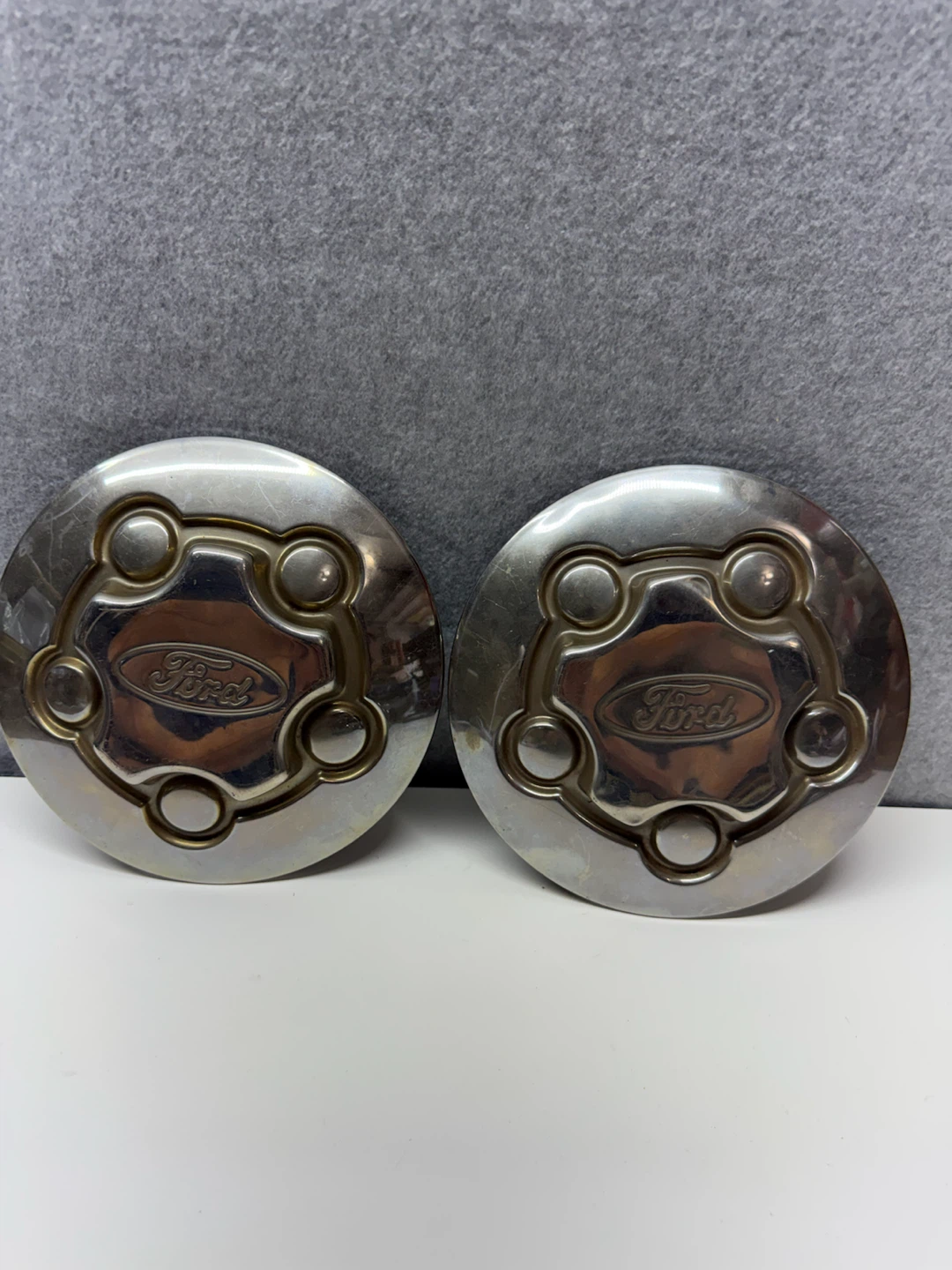 Ford Hubcaps Set of 2 - photo 2