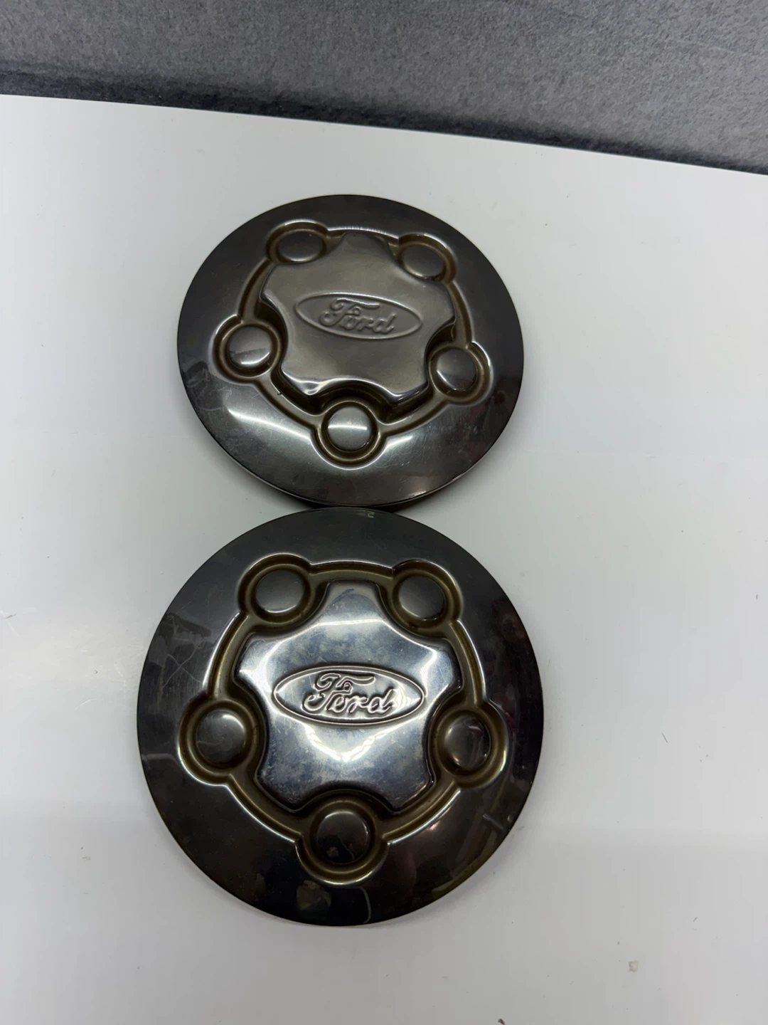 Ford Hubcaps Set of 2 - photo 3