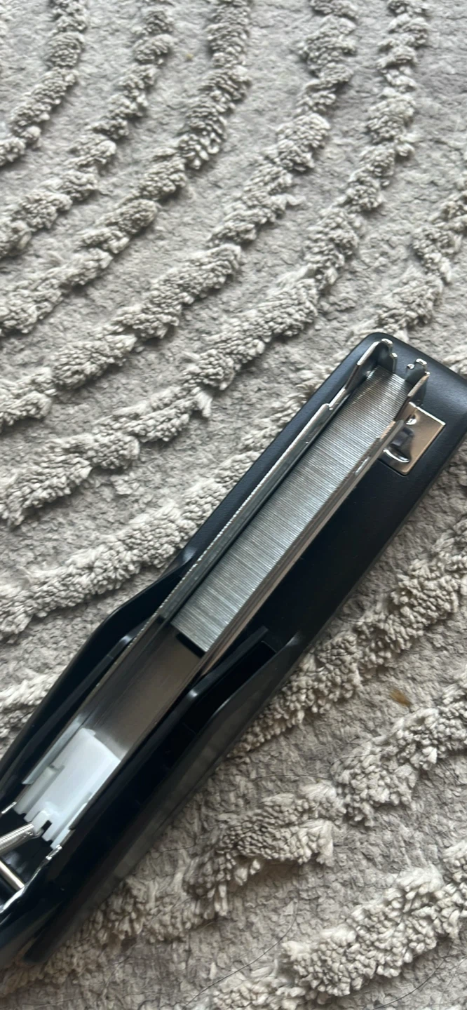 Swingline Black Stapler with staples - photo 2