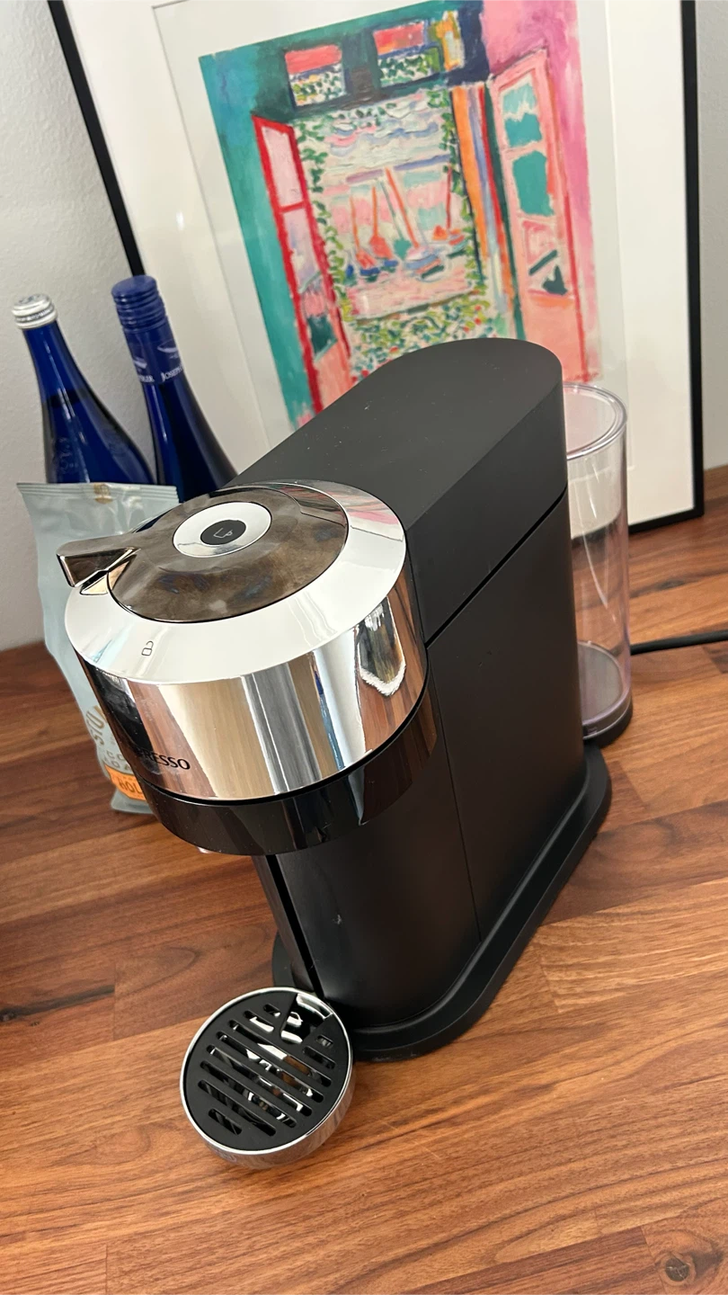 Nespresso Vertuo Coffee Machine - photo 2