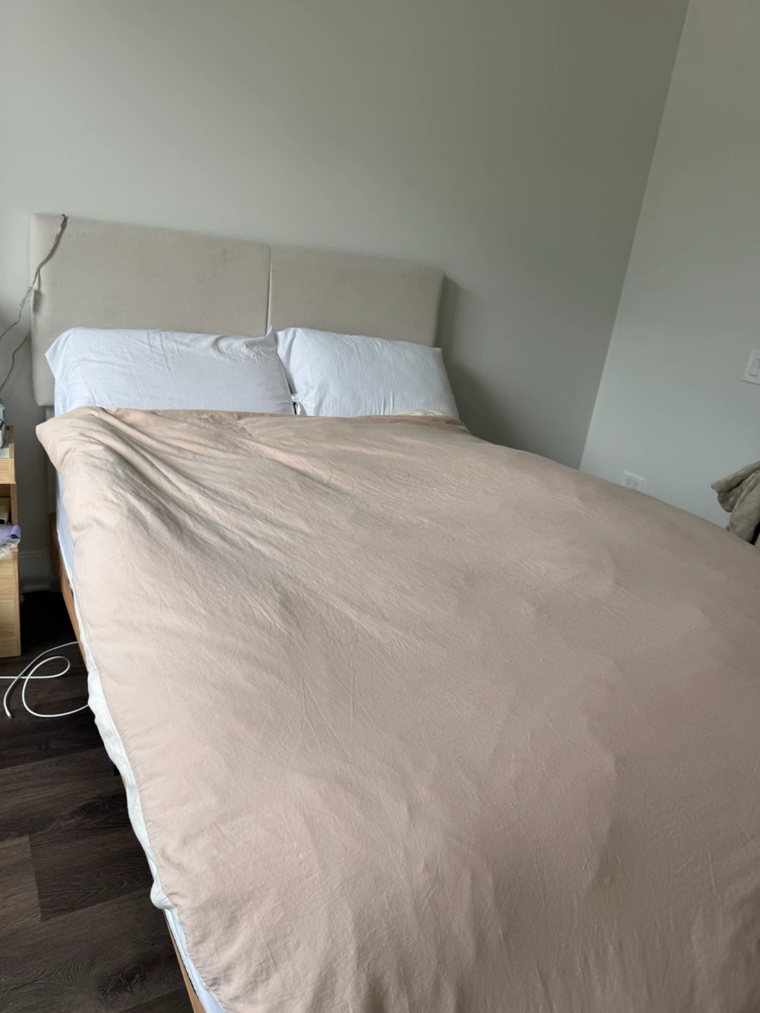 Full Bed Set – Bedframe + 14” memory foam mattress + comforter