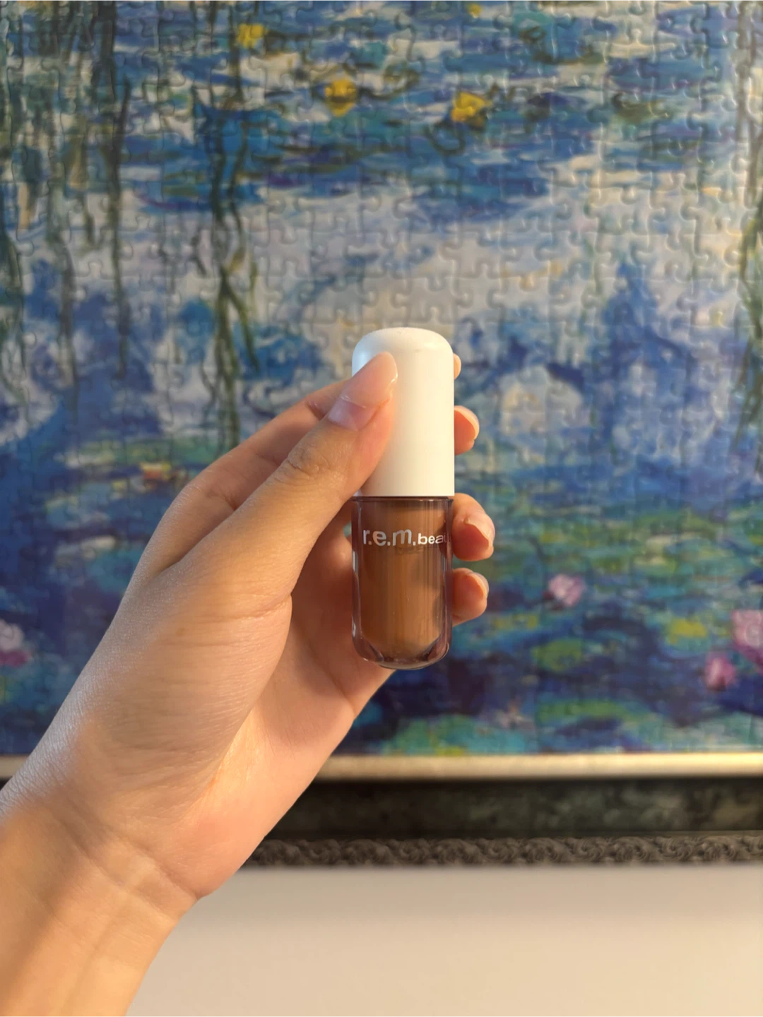 r.e.m. beauty liquid eyeshadow - shade <3