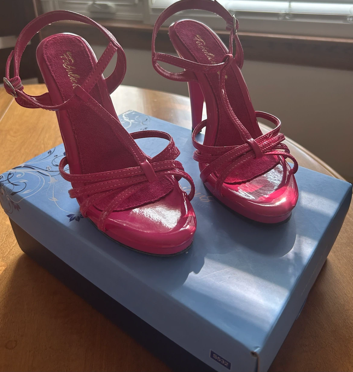 Fabulicious hot pink high heels