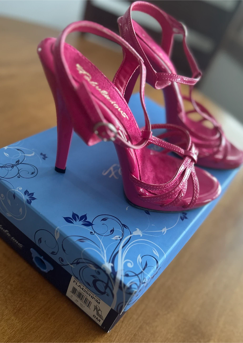 Fabulicious hot pink high heels - photo 3
