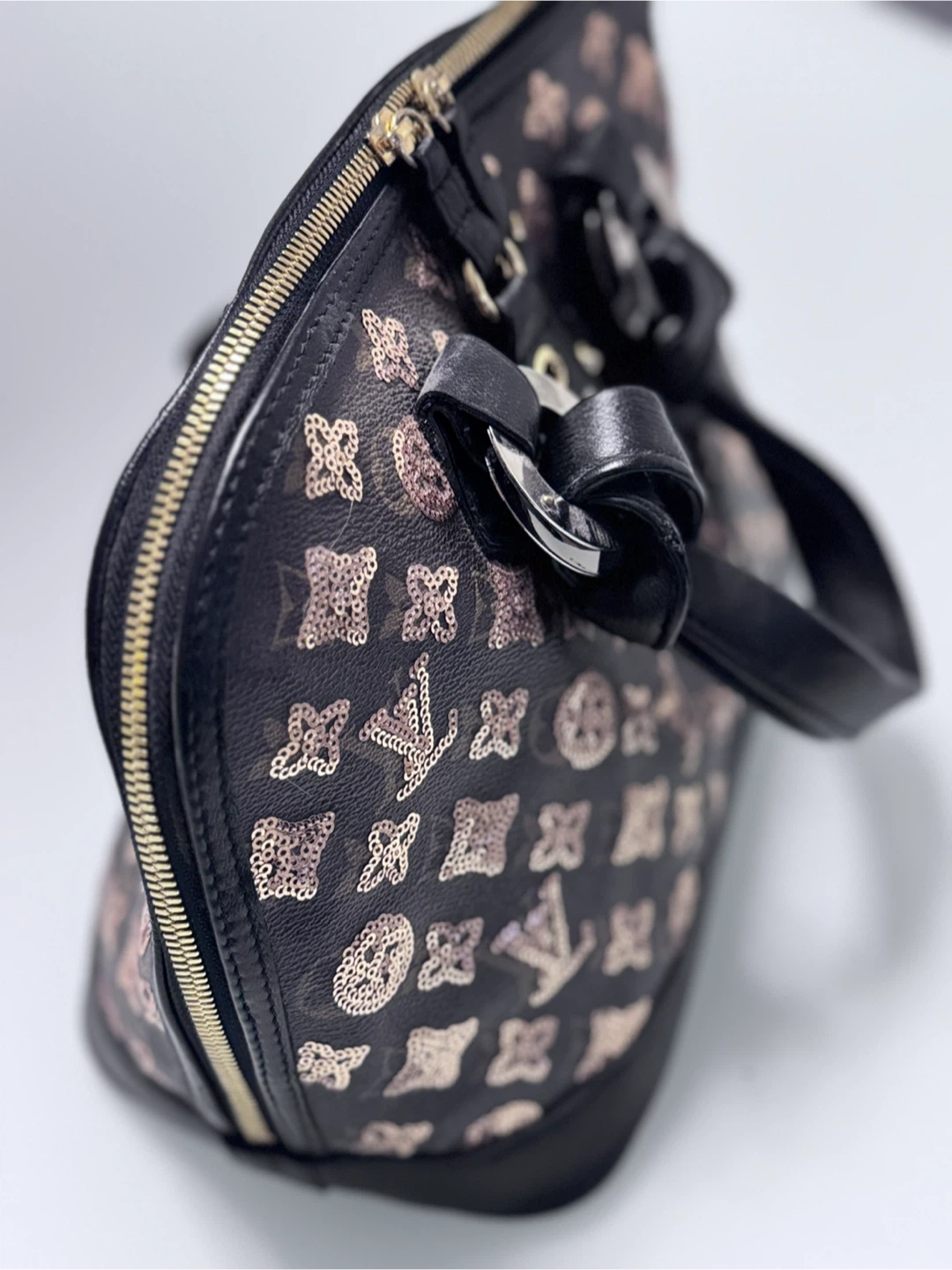 Louis Vuitton Monogram Sequin Alma Handbag - photo 4
