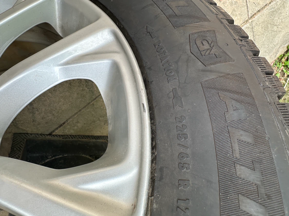 ONE Jeep Alloy Wheel with Tire - photo 5