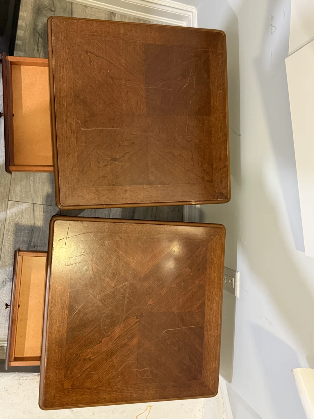 Pair of Traditional Queen Anne Wood End Tables - photo 3