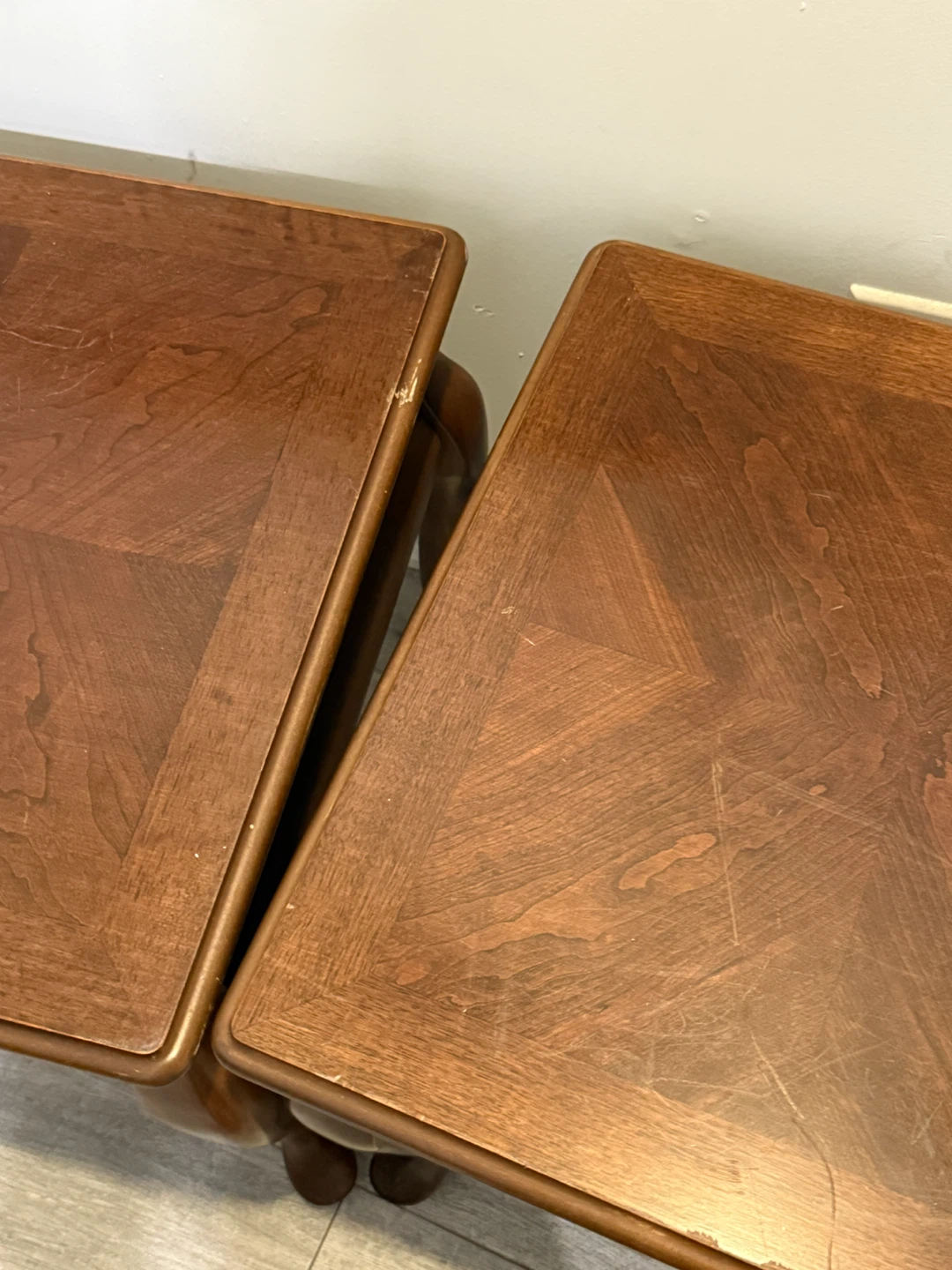 Pair of Traditional Queen Anne Wood End Tables - photo 5