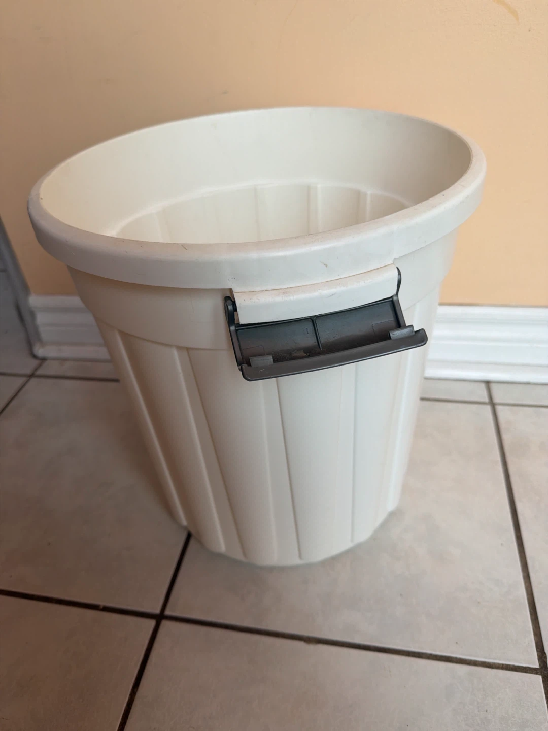 Two Plastic Bins with Lid - photo 3