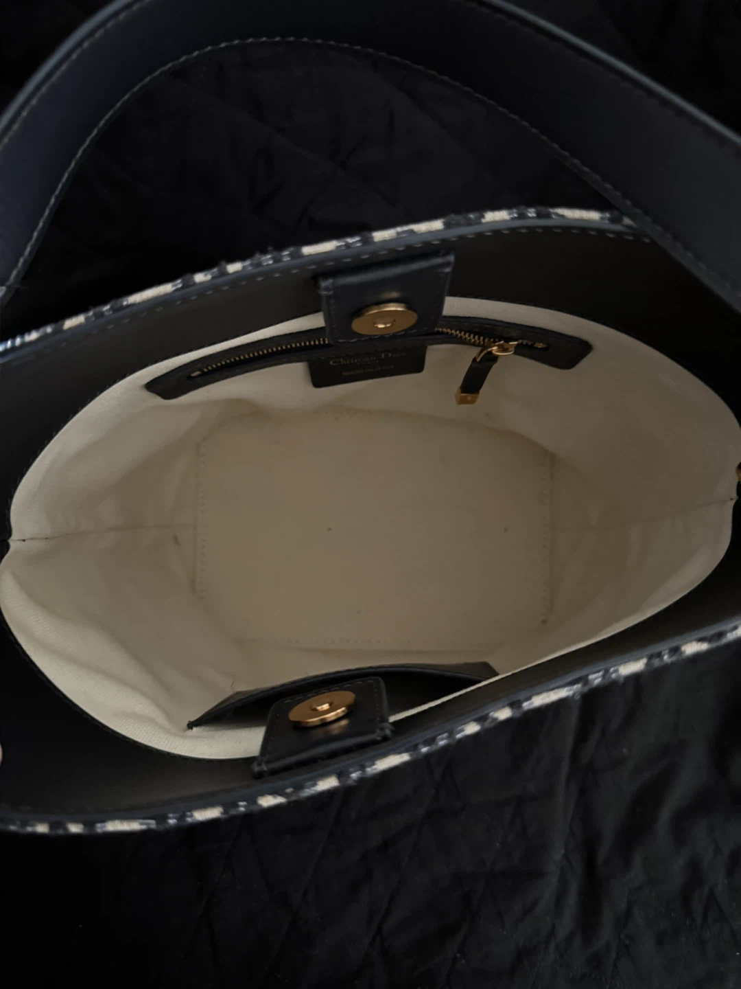 Pre-loved Authentic Christian Dior Canvas Oblique Bucket Bag - photo 4