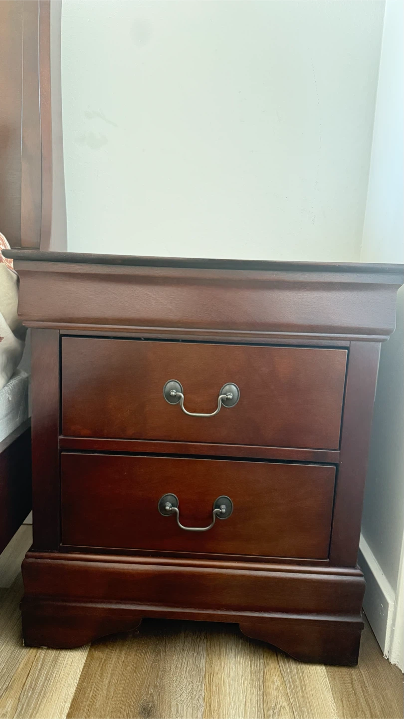 Queen Bed with mattress box and 2 nightstands on sale - photo 3