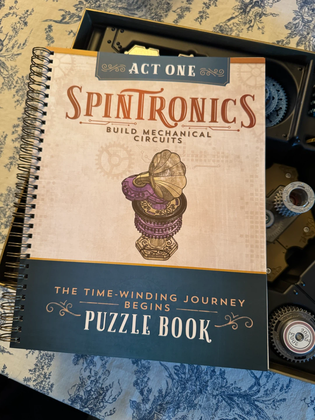 SPINTRONICS Act One Build Mechanical Circuits Game - photo 3