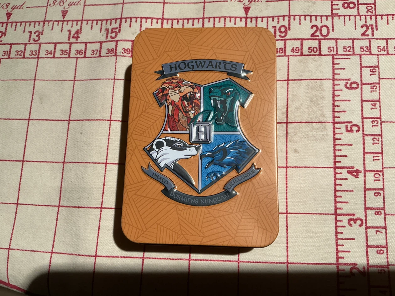 HARRY POTTER Playing Cards - “HOGWARTS” In Tin Container !