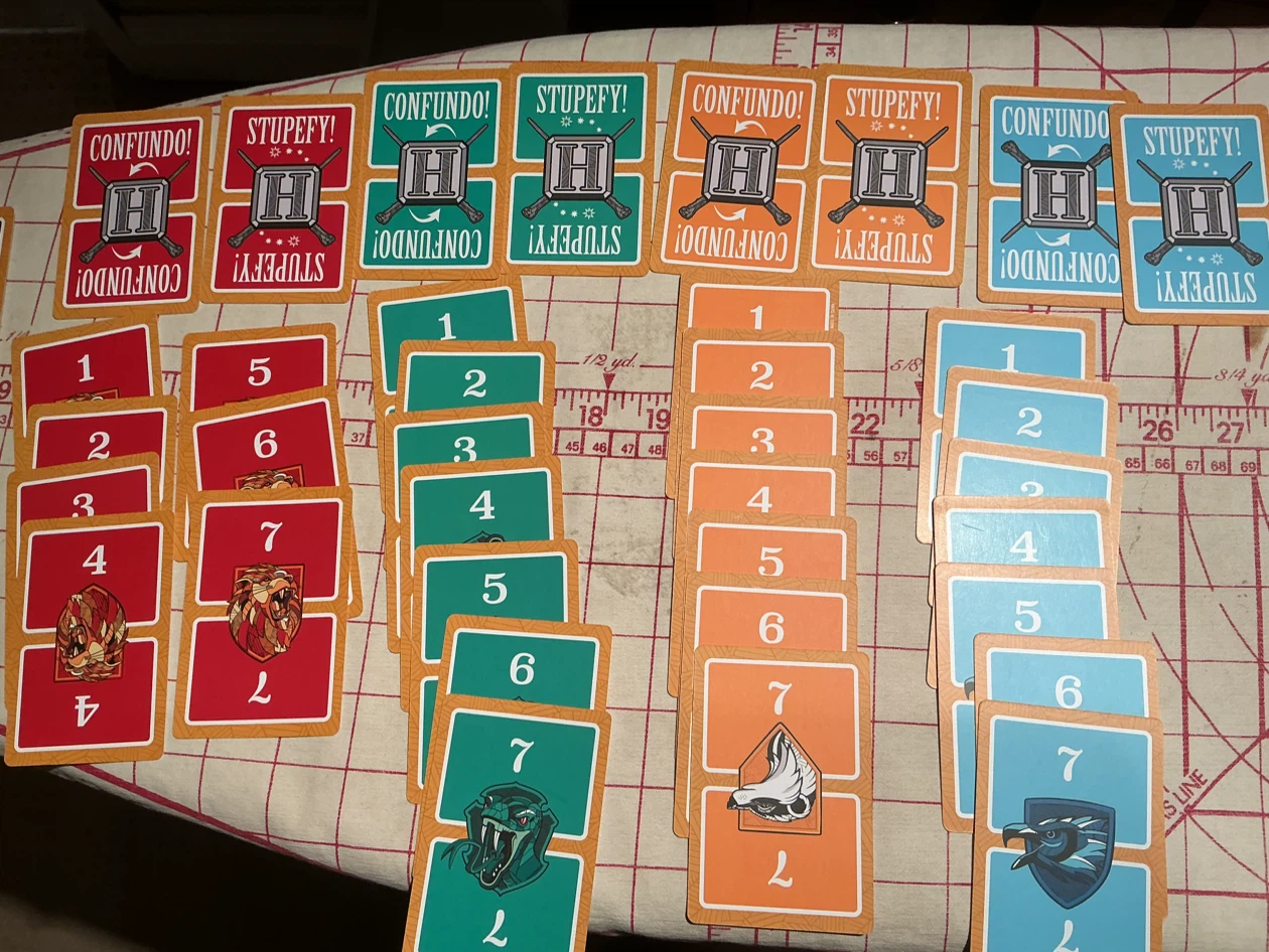 HARRY POTTER Playing Cards - “HOGWARTS” In Tin Container ! - photo 5