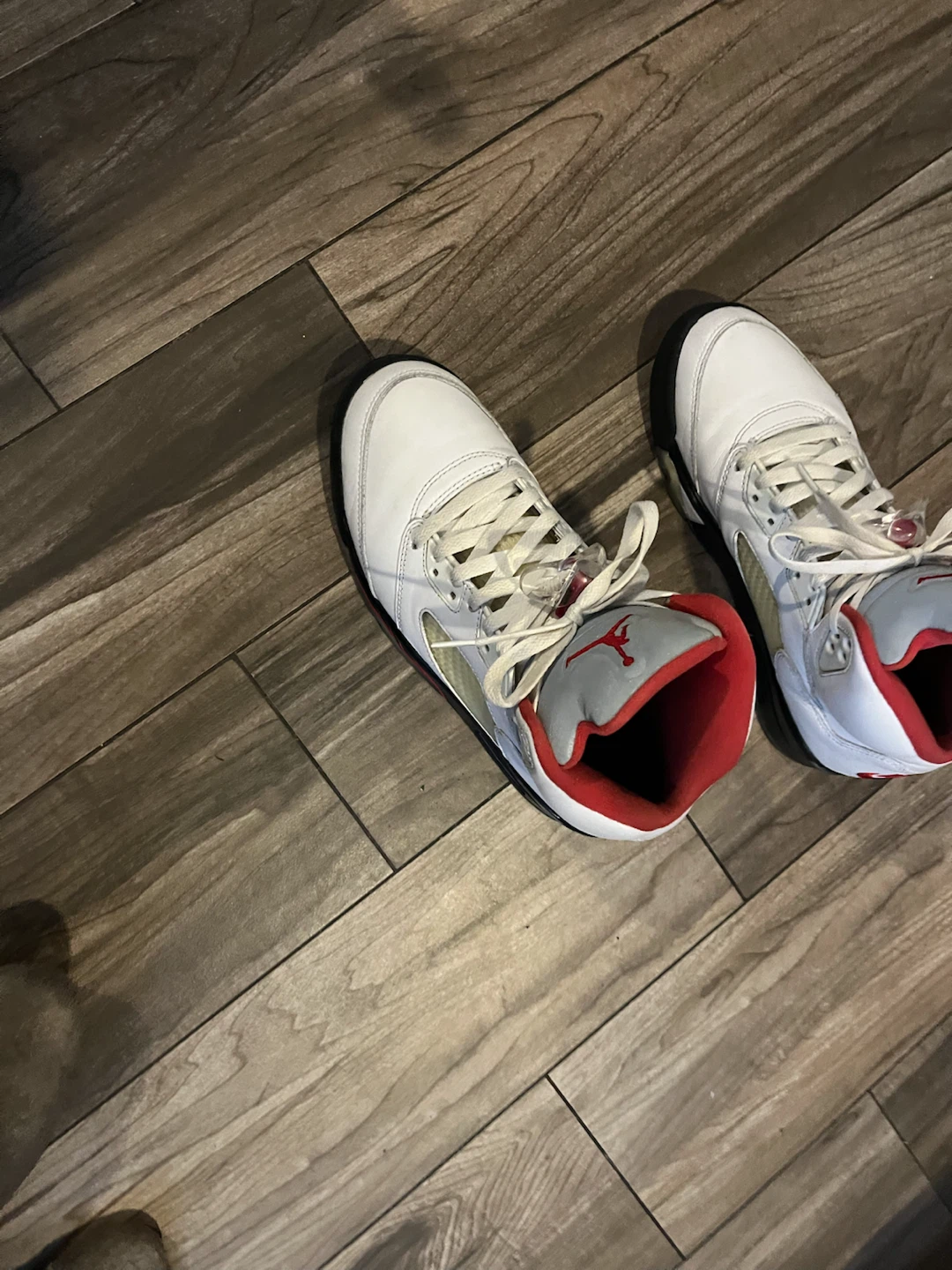 Jordan 5 fire red