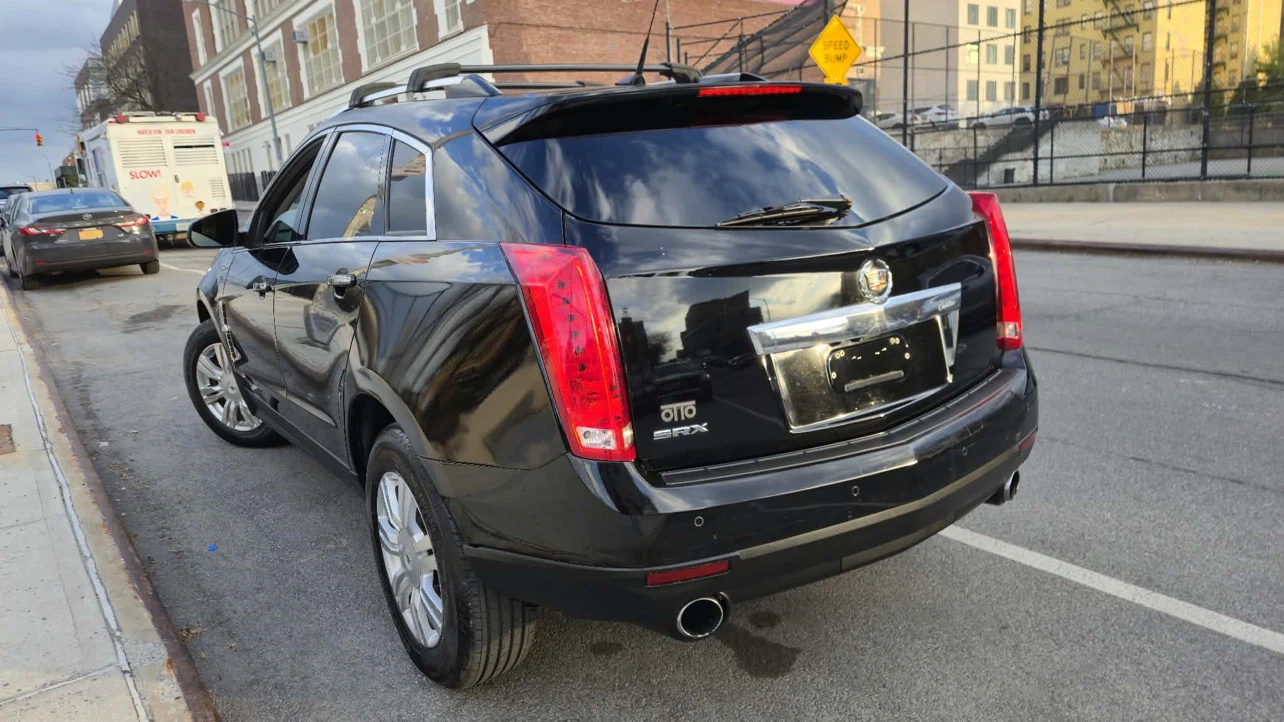 2011Cadillac SRX Luxury SUV - photo 3