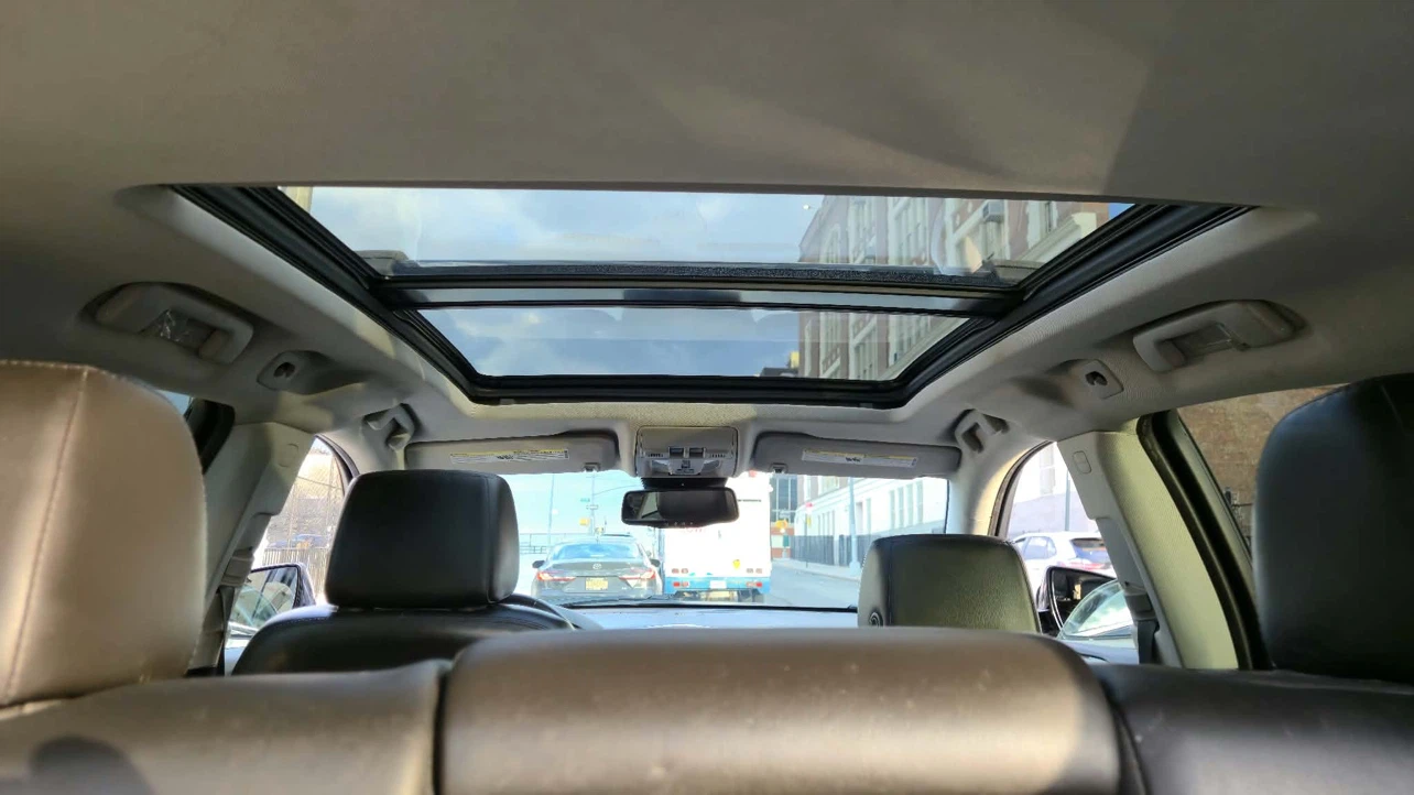 2011Cadillac SRX Luxury SUV - photo 5