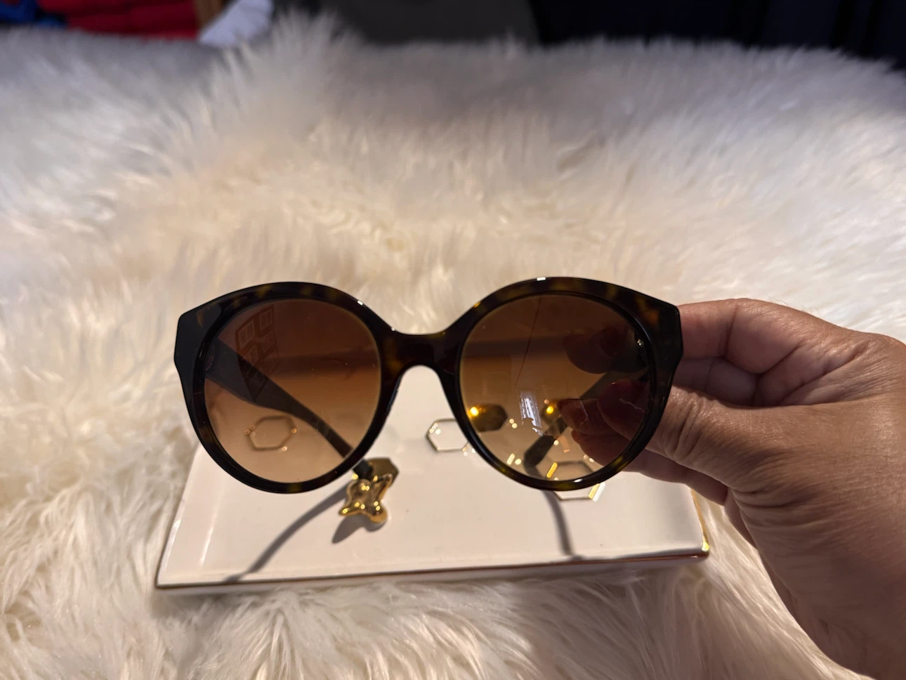 Tory Burch Tortoiseshell Sunglasses with Case - photo 4