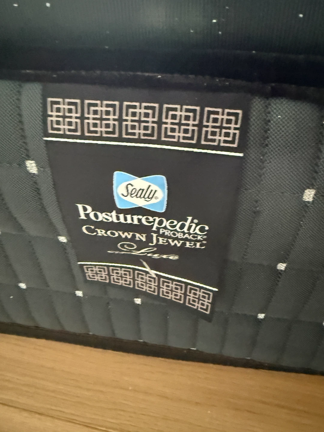 Seally Posturepedic Queen Mattress - photo 2