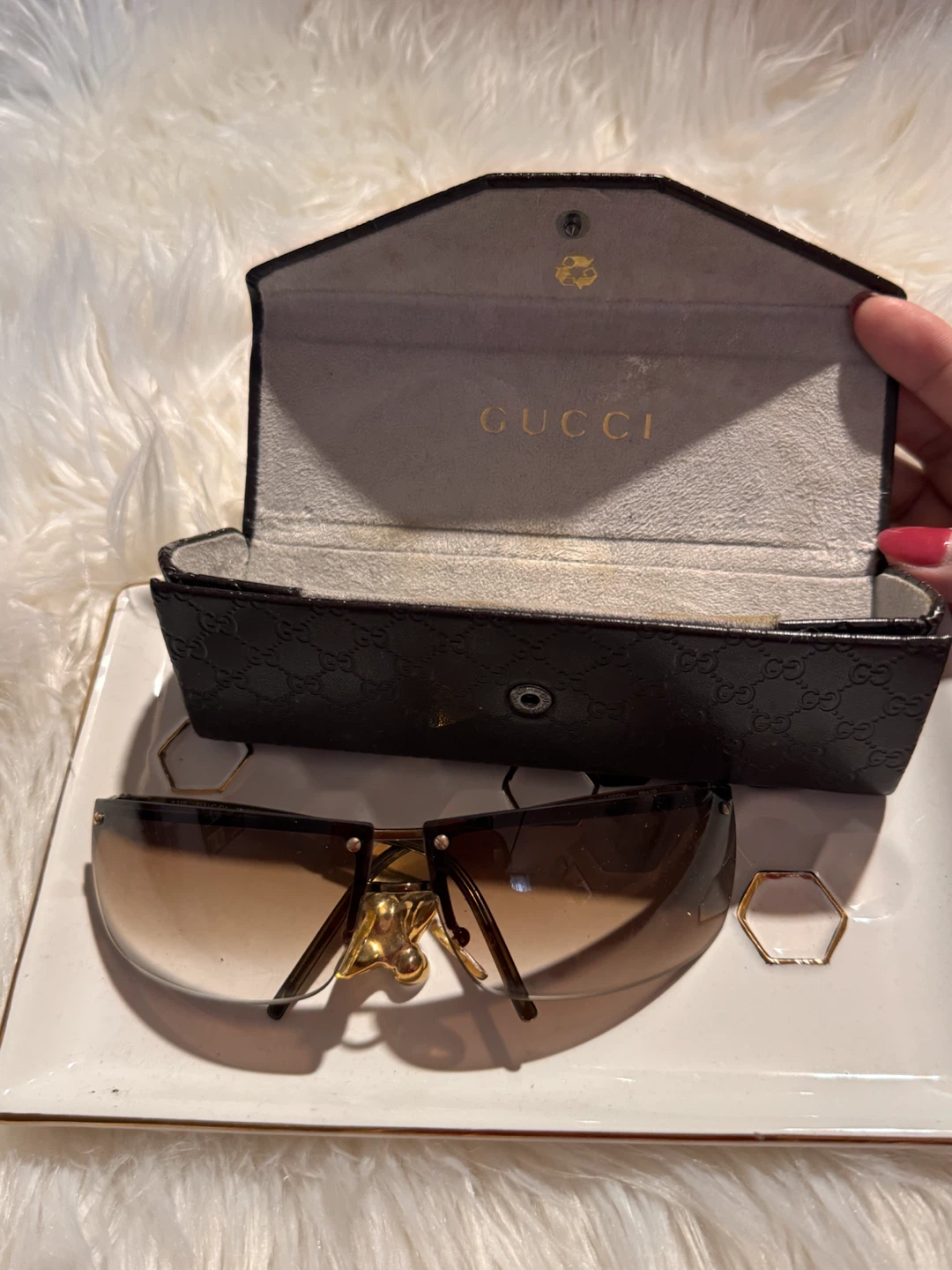 Gucci Sunglasses - photo 3