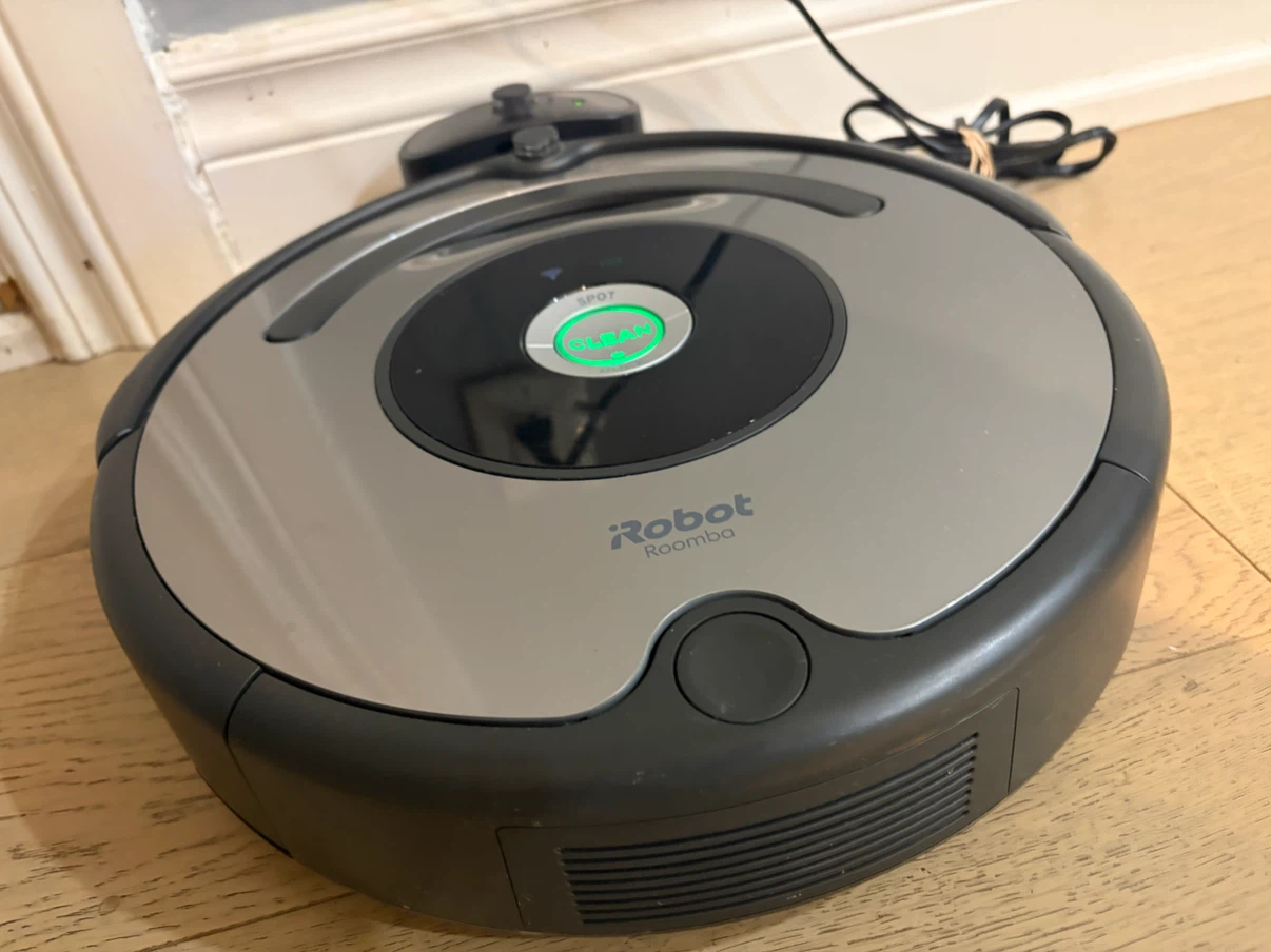 iRobot Roomba 677 Wi-Fi Robot Vacuum – Fully Tested - photo 2